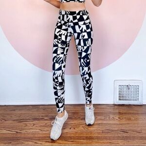 Anthropologie x Daysey Black and White Geometric Hand Print Leggings